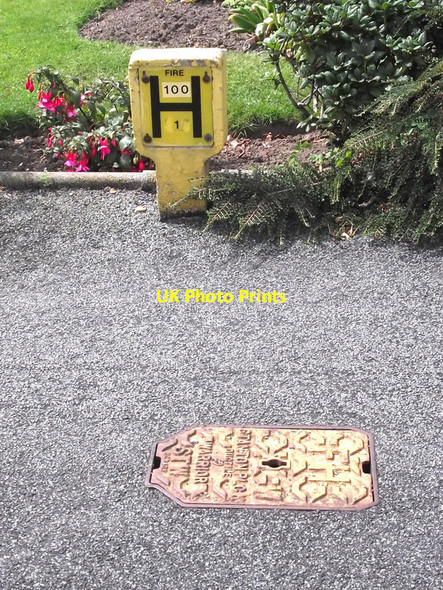 Photo 6"x4" Fire hydrant Biddulph c2011