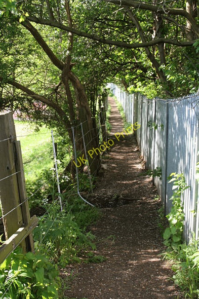 Photo 6"x4" Footpath over the railway Carlton\/SK6041 c2008