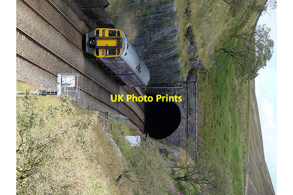 Photo 6"x4" A Carlisle bound train just about to enter Blea Moor Tunnel Ribble Head\/SD7779 c2011