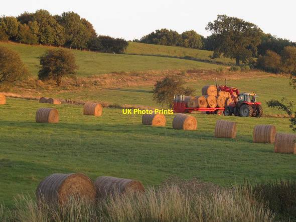 Photo 6"x4" Abbey Farm - hay bales being collected Loddington\/SK7802 c2011