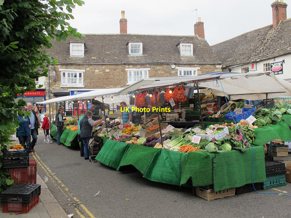Photo 6"x4" Oakham: market stalls Oakham\/SK8509 c2011