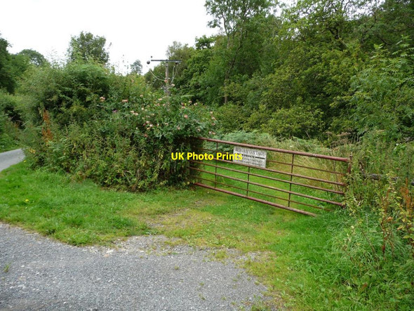 Photo 6"x4" Gated entrance to Bergam Cottage Chapel Lawn c2011
