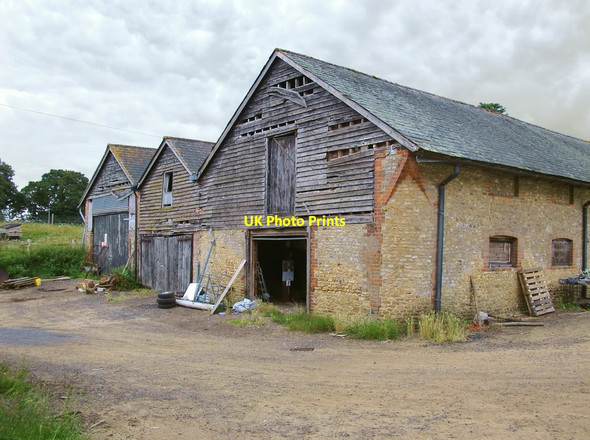 Photo 6"x4" Farm outbuildings at Pierrepont Farm Millbridge c2011