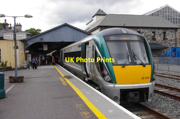 Photo 6"x4" Train at Killarney Station Killarney c2011 P1