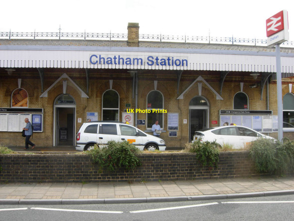 Photo 6"x4" Chatham Station Gillingham\/TQ7767 c2011