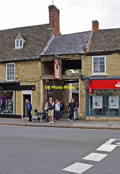 Photo 6"x4" Entrance to Wesley Walk, High Street, Witney Witney c2011