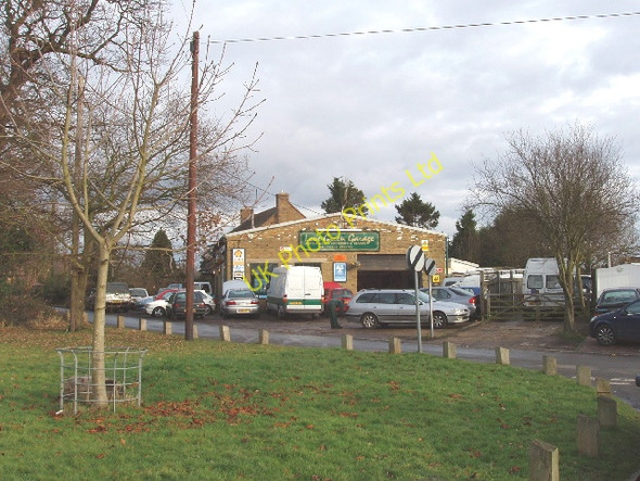 Photo 6"x4" Love Green Garage, near Iver Shreding Green c2006