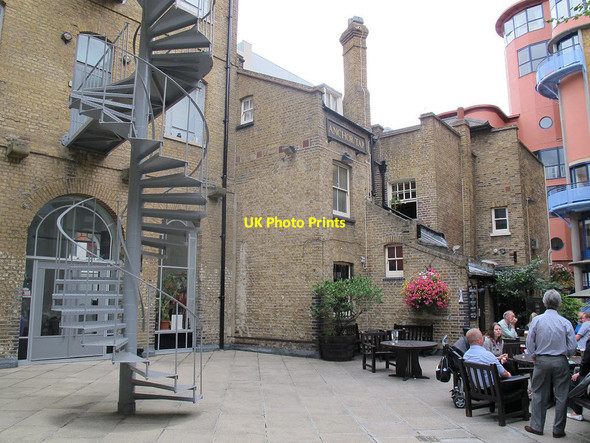 Photo 6"x4" Rear of the Anchor Tap London c2011