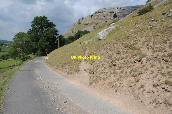 Photo 6"x4" Road below Creigiau Eglwyseg Pentrefelin\/SJ2043 c2011
