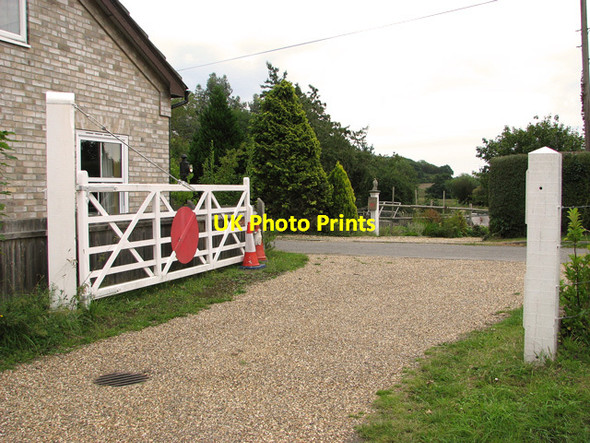 Photo 6"x4" Old crossing gates at Gate Cottage Nursery Framlingham c2011