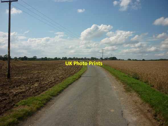 Photo 6"x4" A minor road towards Catwick Seaton\/TA1646 c2011