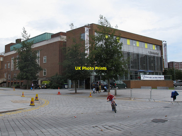 Photo 6"x4" The Broadway Theatre, Barking Barking\/TQ4484 c2011
