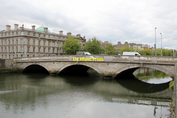 Photo 6"x4" Bridge over the River Liffey, Dublin, Ireland Dublin\/O1534 c2011