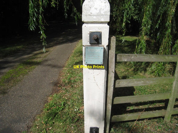 Photo 6"x4" Bloody Gate, Wootton, detail Wootton\/TA0816 c2011