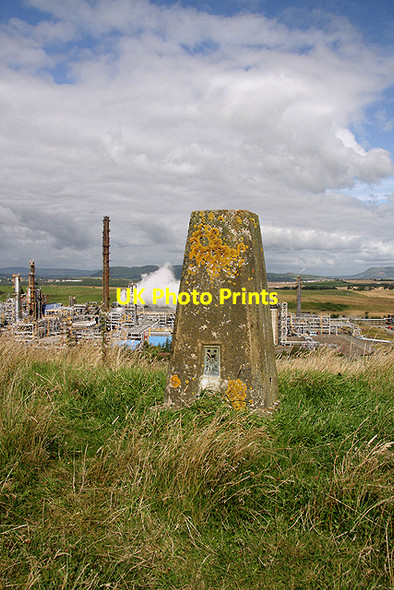 Photo 6"x4" Pilkham Hills triangulation pillar Cowdenbeath c2011