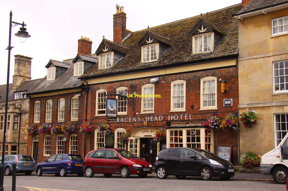 Photo 6"x4" The Saracens Head Hotel on High Street Highworth c2011