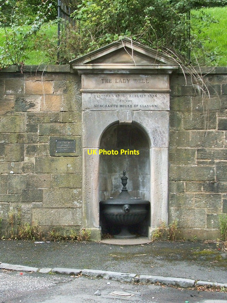 Photo 6"x4" The Lady Well Glasgow c2011