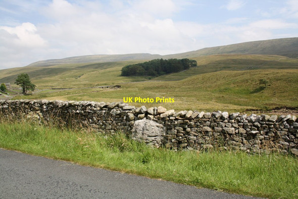 Photo 6"x4" Benchmarked rock in wall in Kingsdale Chapel-le-Dale c2011