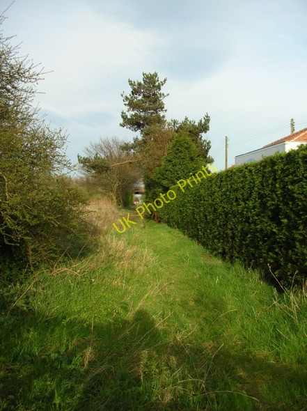 Photo 6"x4" Old railway Grimston\/SE6451 c2008