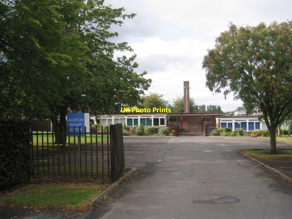 Photo 6"x4" Allerton Primary School Immingham c2011