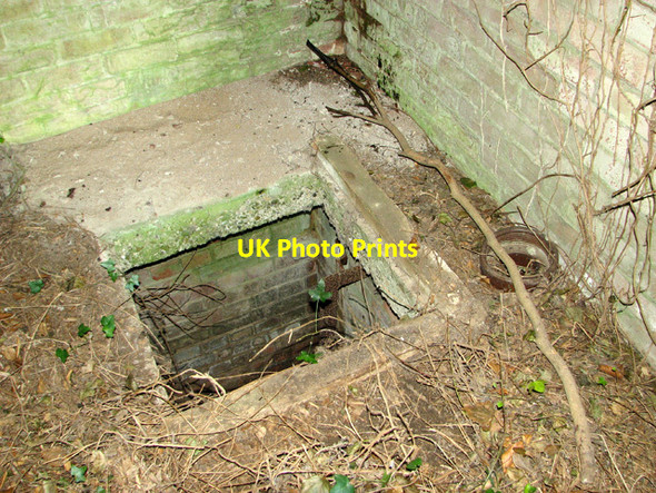 Photo 6"x4" Pumphouse interior Oulton Stret c2011