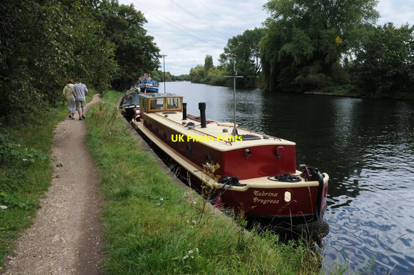 Photo 6"x4" Narrowboat moored on the Thames Chertsey c2011