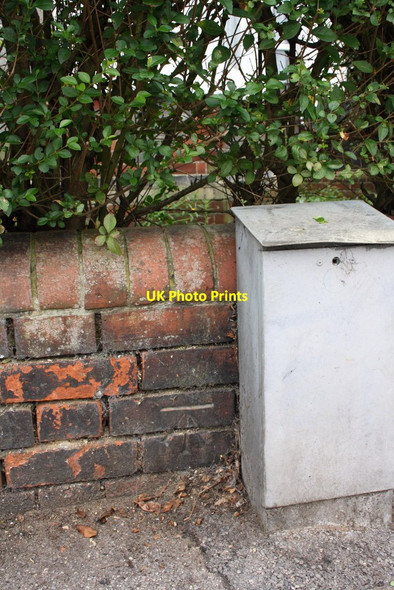 Photo 6"x4" Benchmark on wall of #102 Liverpool Road Reading c2011