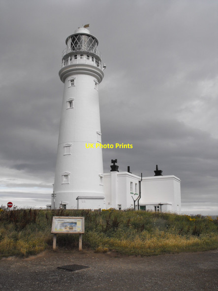 Photo 6"x4" Lighthouse, Flamborough Head North Landing c2011