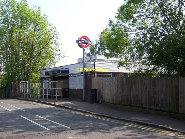 Photo 6"x4" Ickenham tube station Ruislip c2011