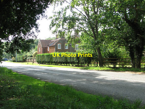 Photo 6"x4" Cottage on the B1440 road , Dersingham Dersingham c2011