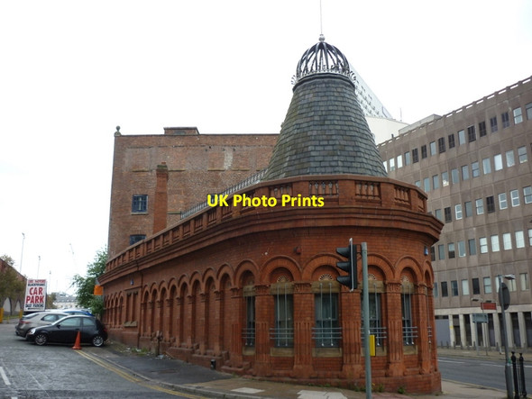 Photo 6"x4" An unknown building on Chapel Street Manchester c2011