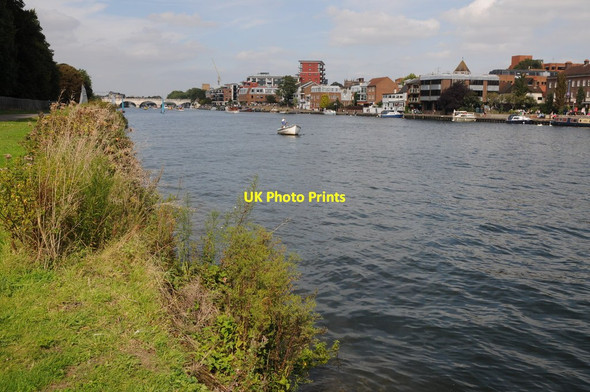 Photo 6"x4" The Thames near Kingston Upon Thames Surbiton c2011
