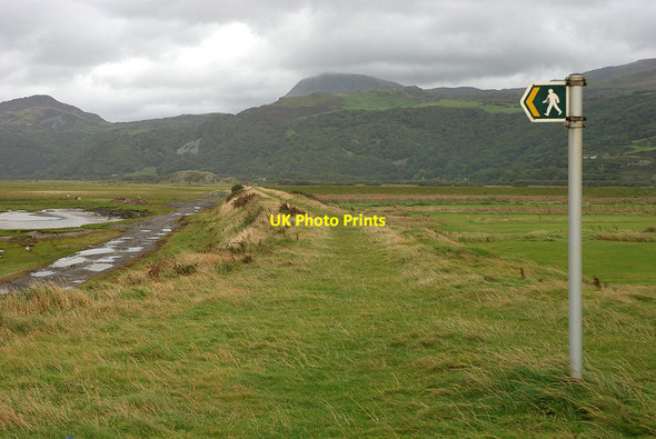 Photo 6"x4" Dyke bordering the Mawddach estuary Barmouth\/Abermaw c2011