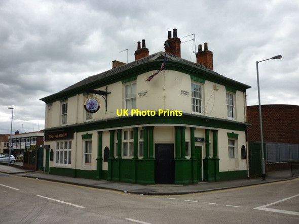 Photo 6"x4" The Albion public house on Caroline Street Kingston upon Hull c2011