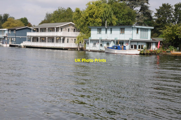 Photo 6"x4" Houseboats on the Thames Teddington\/TQ1670 c2011
