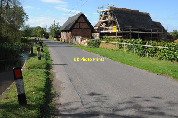 Photo 6"x4" Thatched farm buildings, Forthampton Forthampton c2011