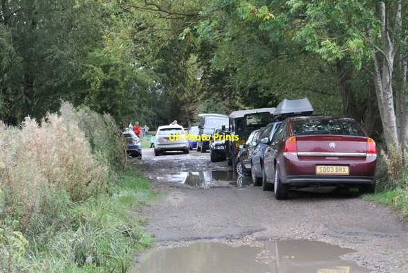 Photo 6"x4" Lot of cars on Ferry Lane North Stoke\/SU6186 c2011