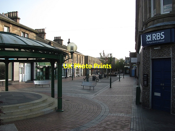 Photo 6"x4" Shops, Grangemouth Grangemouth c2011