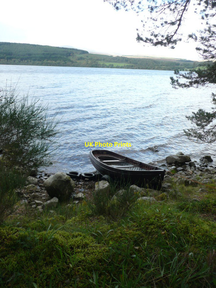 Photo 6"x4" Dinghy beside Loch Rannoch Loch Rannoch c2011