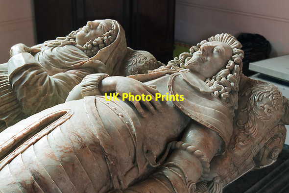 Photo 6"x4" Kingsmill tomb - St Mary's church, Kingsclere (detail 2) Kingsclere c2011