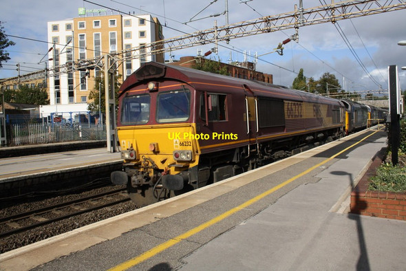 Photo 6"x4" Triple-headed charter train approaches Watford Junction Watford\/TQ1097 c2011