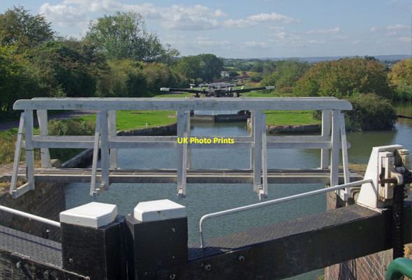 Photo 6"x4" Caen Hill Flight Devizes c2011