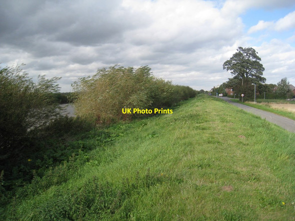 Photo 6"x4" Trent bank at Wildsworth Wildsworth c2011