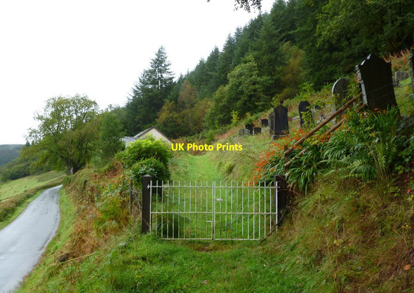 Photo 6"x4" Coed Lloft-y-bardd, graveyard Beulah\/SN9251 c2011