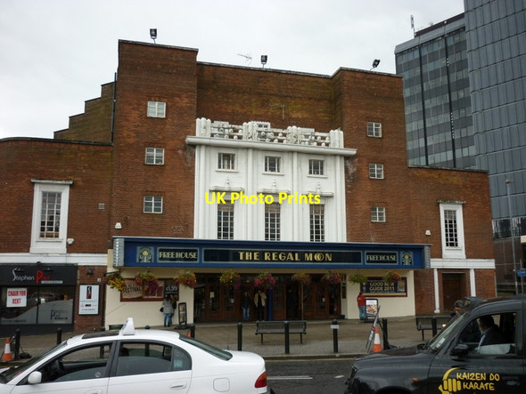 Photo 6"x4" The Regal Moon, a Wetherspoon's in Rochdale Rochdale c2011