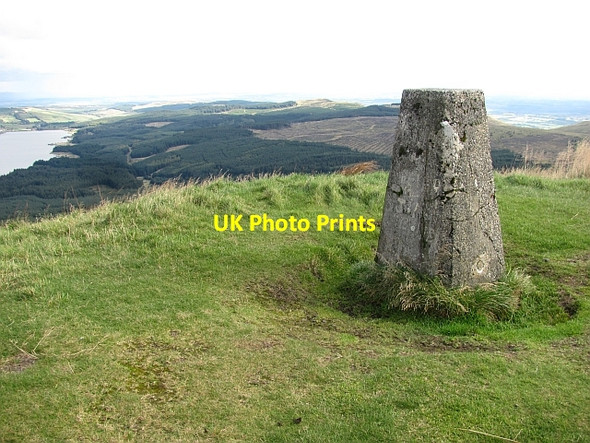 Photo 6"x4" Meikle Bin summit and triangulation pillar Bin Bairn c2011