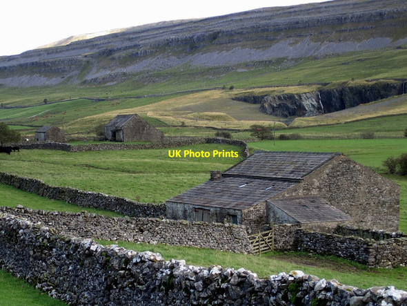 Photo 6"x4" Dale Barn Chapel-le-Dale c2011