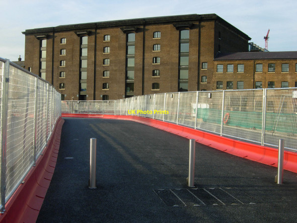 Photo 6"x4" Bridge to Granary Square London c2011