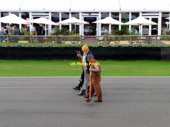 Photo 6"x4" Sweeping Up, Goodwood Revival 2011 Westerton\/SU8807 c2011
