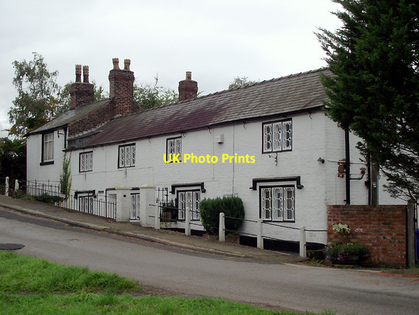 Photo 6"x4" Row of cottages at Preston Brook, Cheshire Preston Brook\/SJ5680 c2011